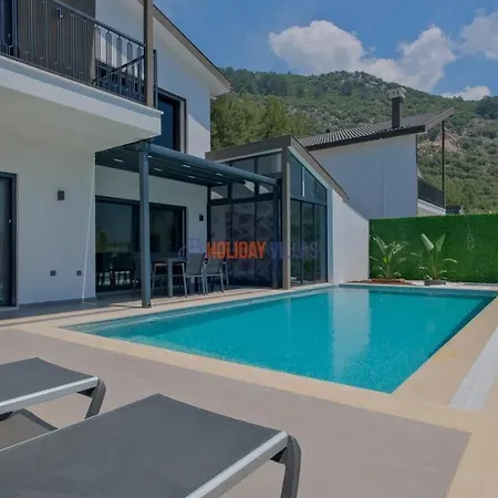 Pera Villa