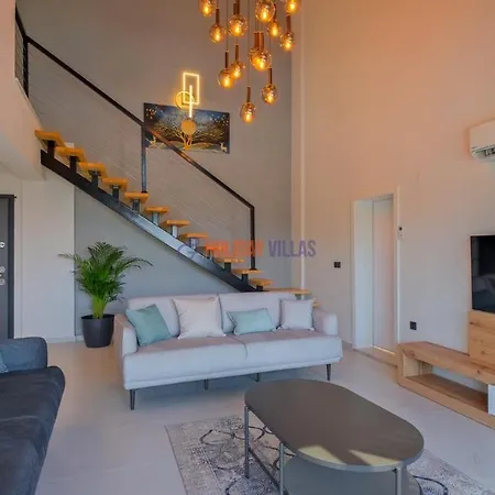 Pera Villa *